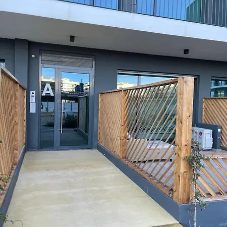 Lux Garden 아파트 파로